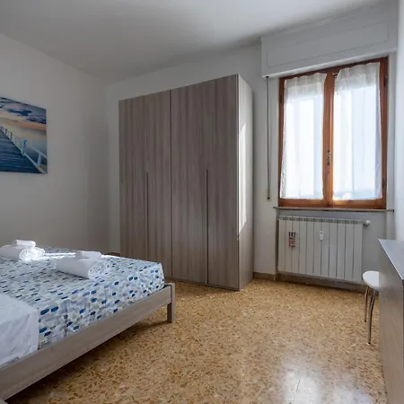 Quiet And Bright Flats With Balcony