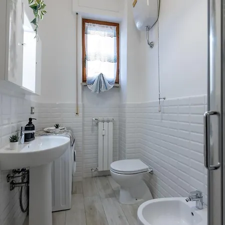 Quiet And Bright Flats With Balcony * Pisa