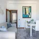 Guesthost - Quiet And Bright Flats With Balcony Διαμέρισμα