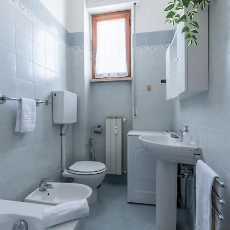 Guesthost - Quiet And Bright Flats With Balcony Apartament
