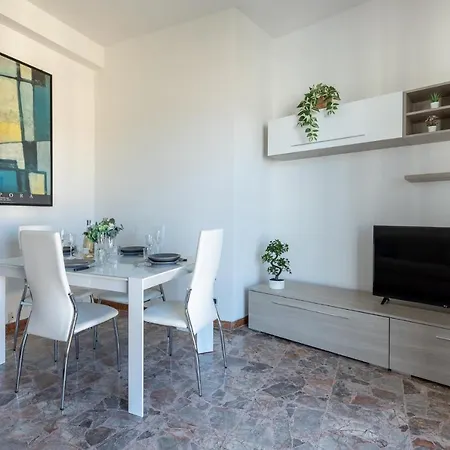 Apartament Guesthost - Quiet And Bright Flats With Balcony Piza