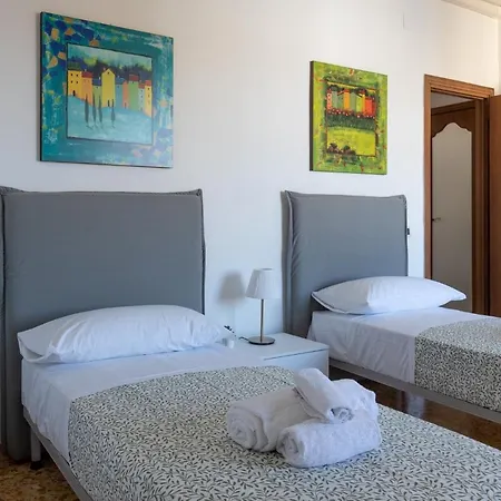 Guesthost - Quiet And Bright Flats With Balcony Apartament Piza