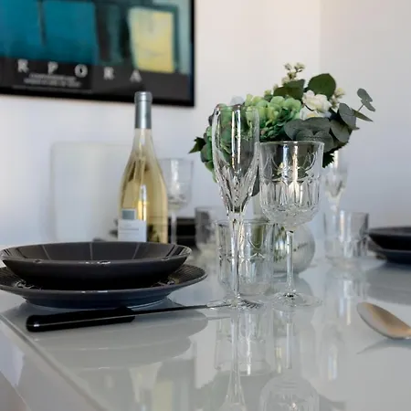 Guesthost - Quiet And Bright Flats With Balcony Apartament