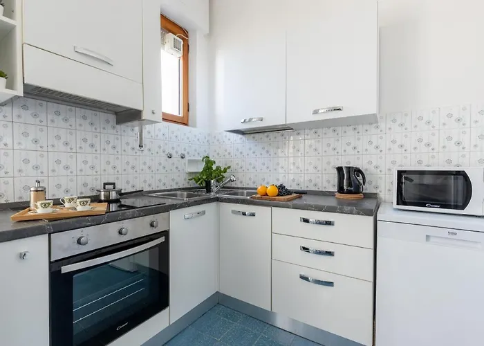 Guesthost - Quiet And Bright Flats With Balcony * Pisa